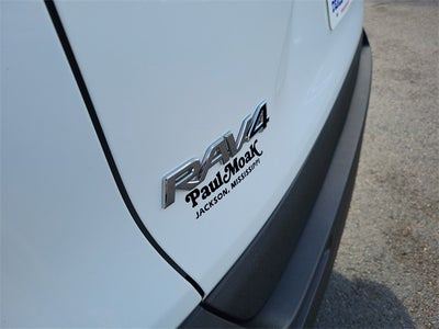 2020 Toyota RAV4 XLE