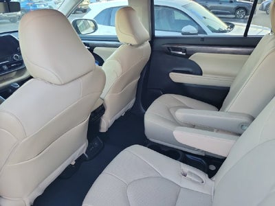 2023 Toyota Highlander Platinum
