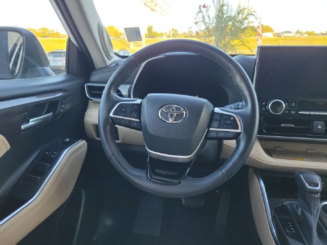 2023 Toyota Highlander Platinum