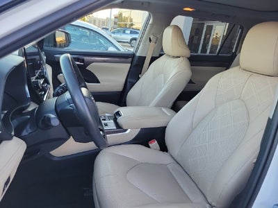 2023 Toyota Highlander Platinum