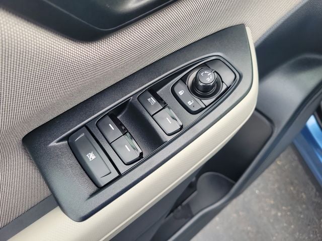 2025 Subaru Forester Base